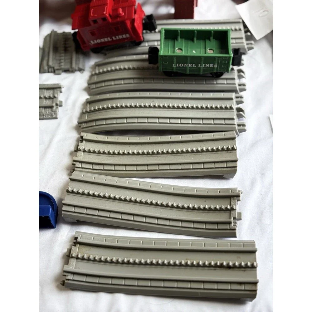 Lionel Little Lines Freight Train Set Lot With Red Caboose (Not Complete)